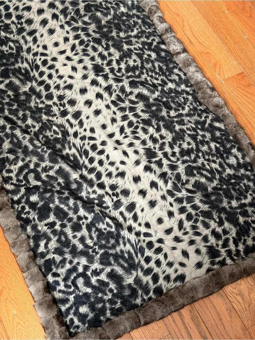 La Fiorentina Real Rex Rabbit Fur Trim Animal Print Wrap Shawl Scarf 26